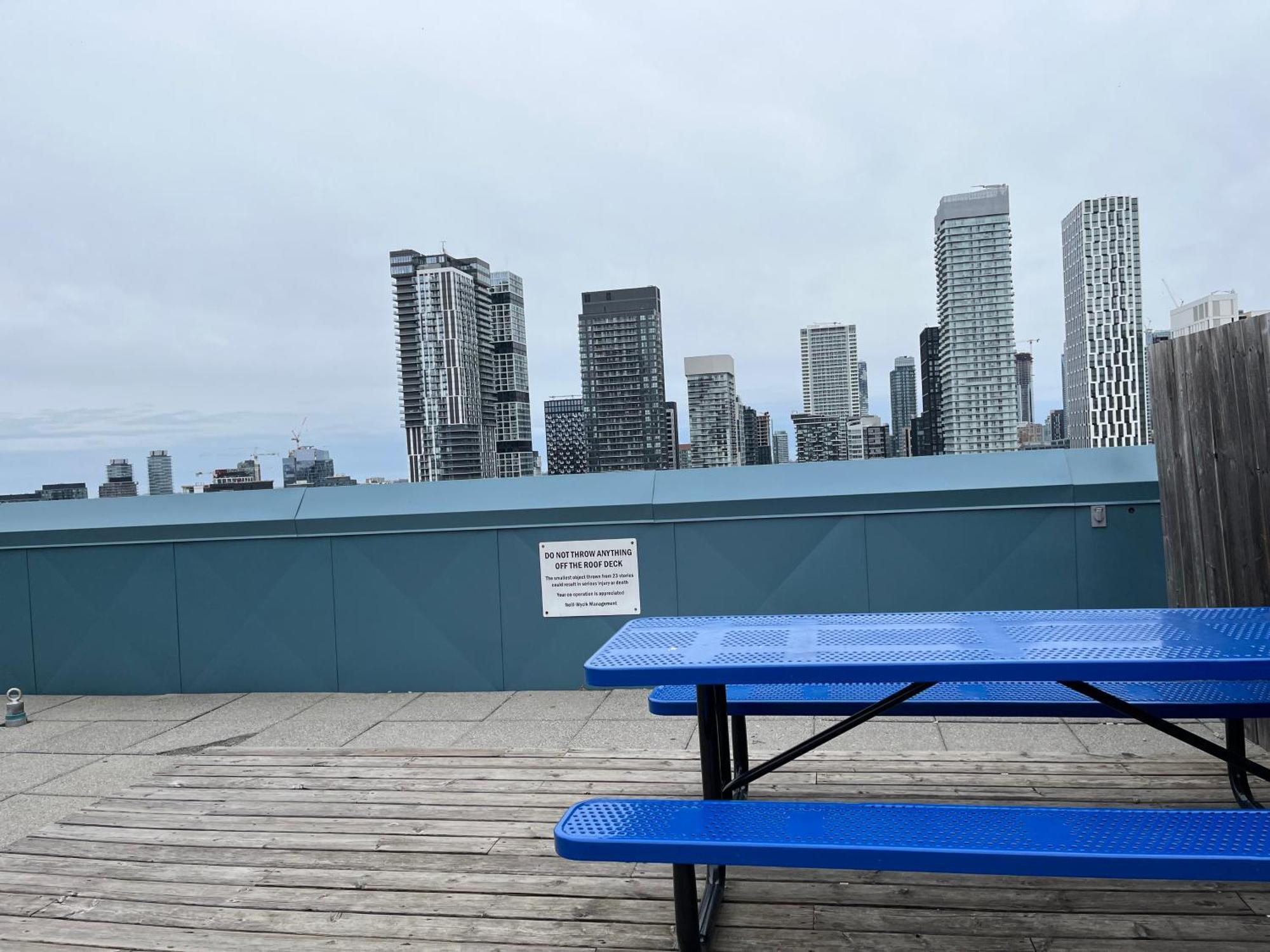 Neill Wycik Hotel Toronto Bagian luar foto